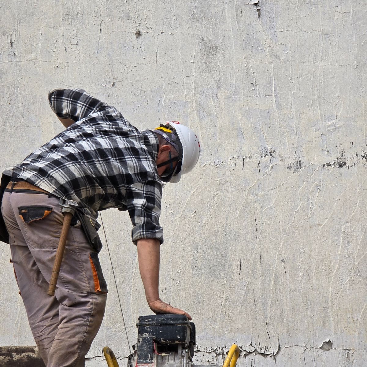 Cuisine après travaux avec crédence carrelée et surfaces vitrées nettoyées lors du nettoyage de fin de chantier avant livraison