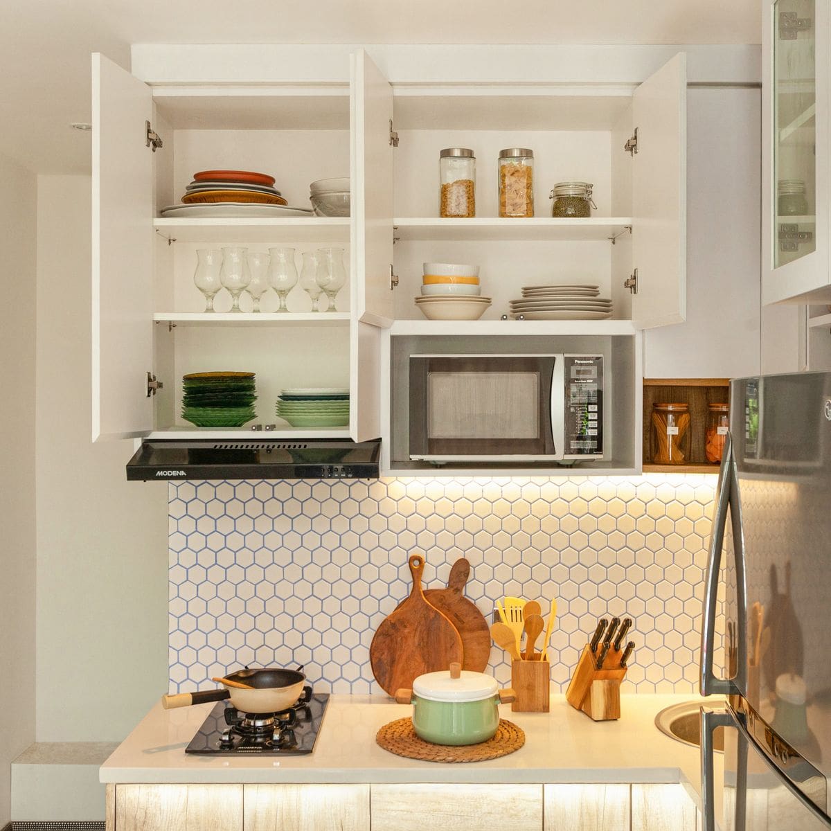 Cuisine équipée avec four et appareils à dégraisser, la pièce la plus contrôlée lors de l'état des lieux